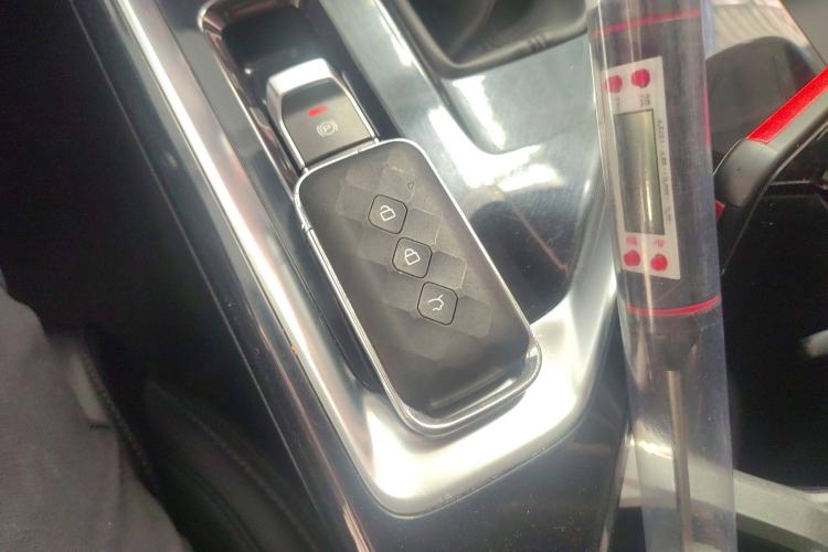 Used Wuling Asta 2022 2.0L DHT Electric-Speed Version Interior 1
