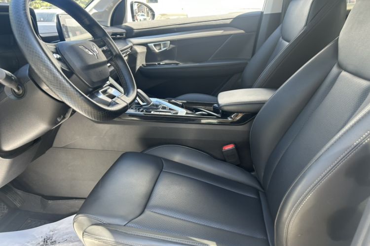 Used Wuling Asta 2022 2.0L DHT Electric Power Version Interior 1