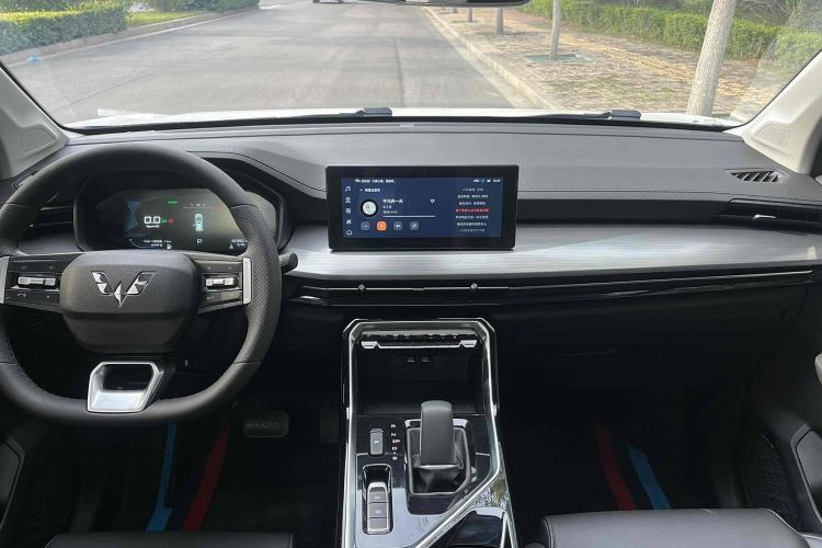 Used Wuling Asta 2022 2.0L DHT Electric-Speed Version Interior 1