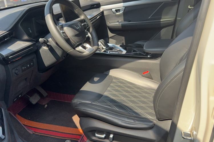 Used Wuling Asta 2022 2.0L DHT Electric-Speed Version Interior 1