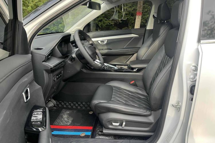 Used Wuling Asta 2022 2.0L DHT Electric-Speed Version Interior 2