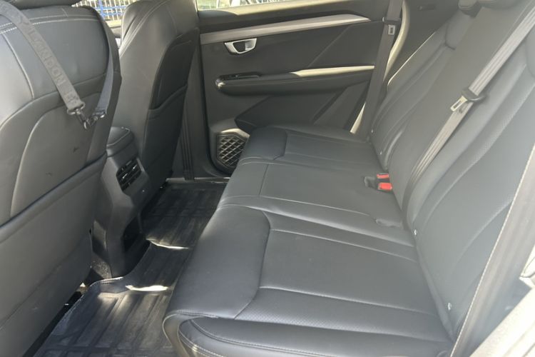 Used Wuling Asta 2022 2.0L DHT Electric Power Version Interior 4