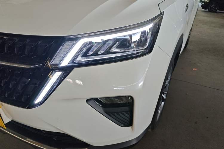 Used Wuling Asta 2022 2.0L DHT Electric-Speed Version Left Front Headlight