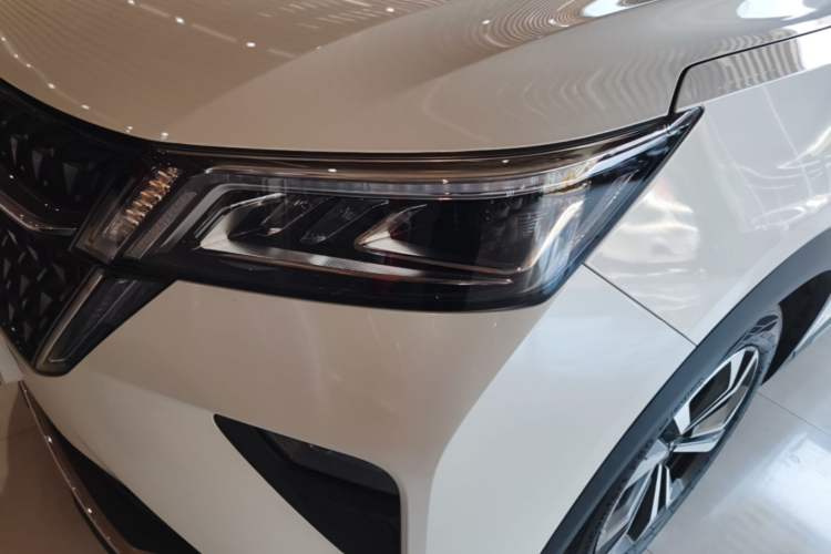 Used Wuling Asta 2022 2.0L DHT Electric-Speed Version Left Front Headlight