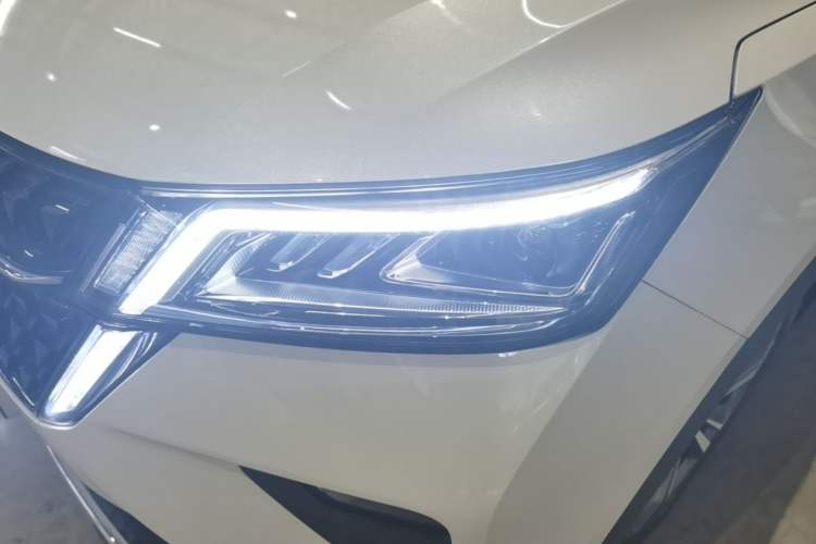 Used Wuling Asta 2022 2.0L DHT Electric-Speed Version Left Front Headlight