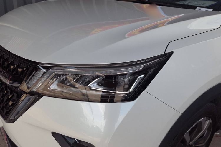 Used Wuling Asta 2022 2.0L DHT Electric-Speed Version Left Front Headlight