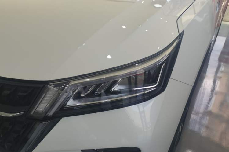 Used Wuling Asta 2022 2.0L DHT Electric-Speed Version Left Front Headlight