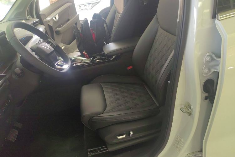 Used Wuling Asta 2022 2.0L DHT Electric-Speed Version Left Front Seat