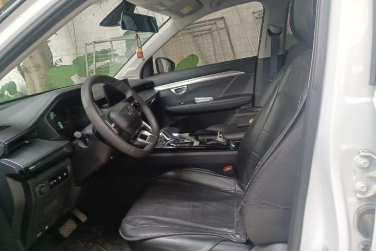 Used Wuling Asta 2022 2.0L DHT Electric-Speed Version Left Front Seat