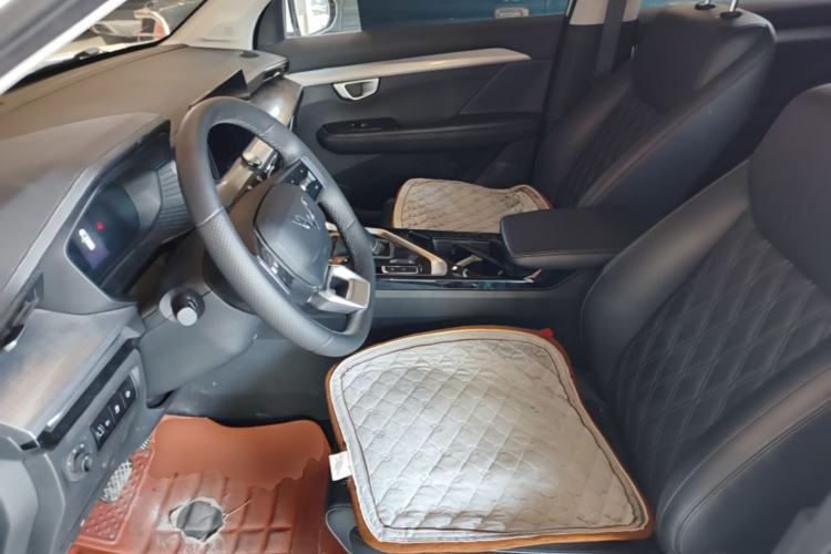 Used Wuling Asta 2022 2.0L DHT Electric-Speed Version Left Front Seat