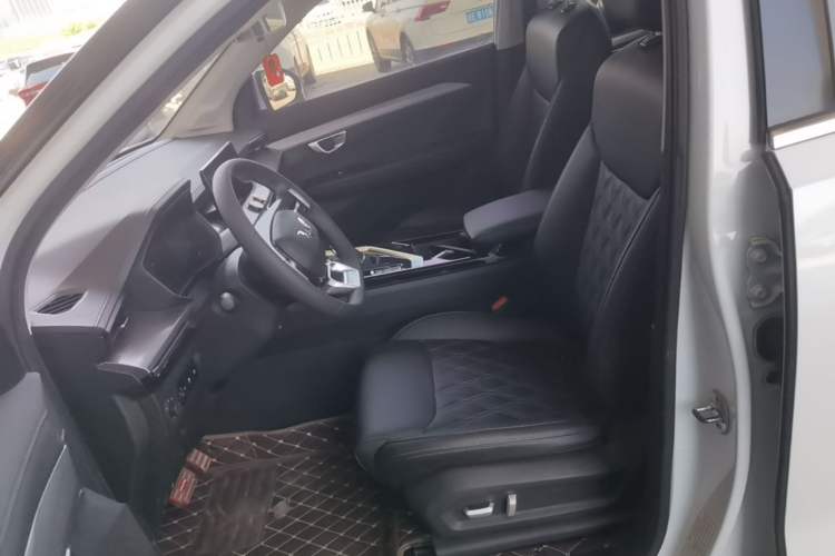 Used Wuling Asta 2022 2.0L DHT Electric-Speed Version Left Front Seat