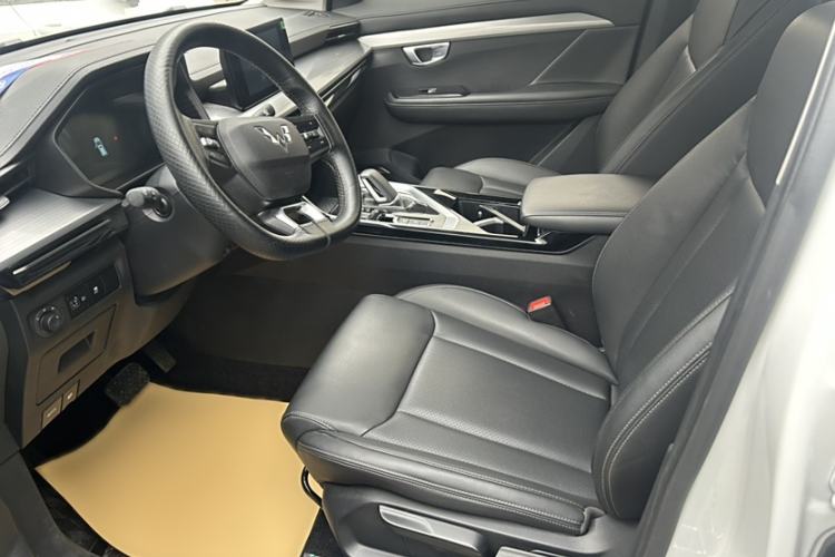 Used Wuling Asta 2022 2.0L DHT Electric Power Version Left Front Seat