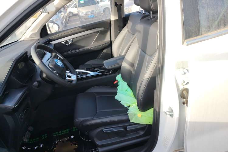 Used Wuling Asta 2022 2.0L DHT Electric Power Version Left Front Seat