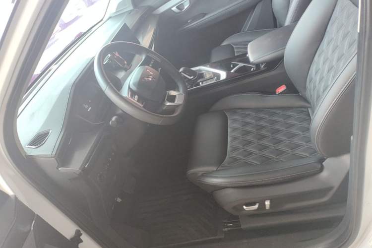 Used Wuling Asta 2022 2.0L DHT Electric-Speed Version Left Front Seat