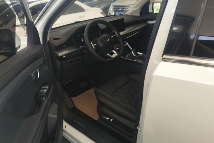 Used Wuling Asta 2022 2.0L DHT Electric-Speed Version Left Front Seat