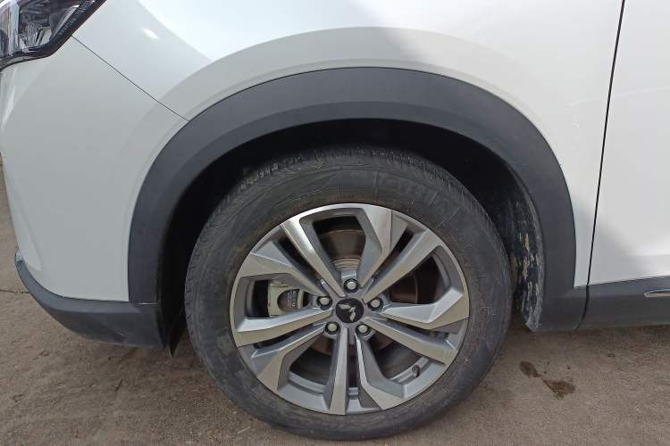 Used Wuling Asta 2022 2.0L DHT Electric-Speed Version Left Front Wheel Hub