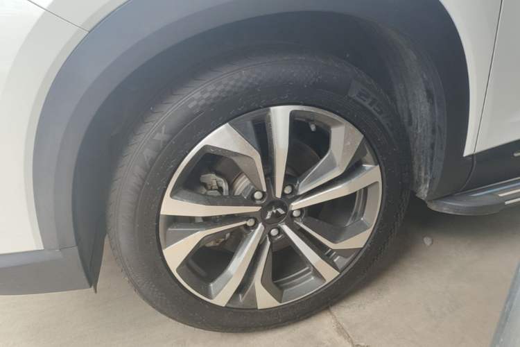 Used Wuling Asta 2022 2.0L DHT Electric-Speed Version Left Front Wheel Hub