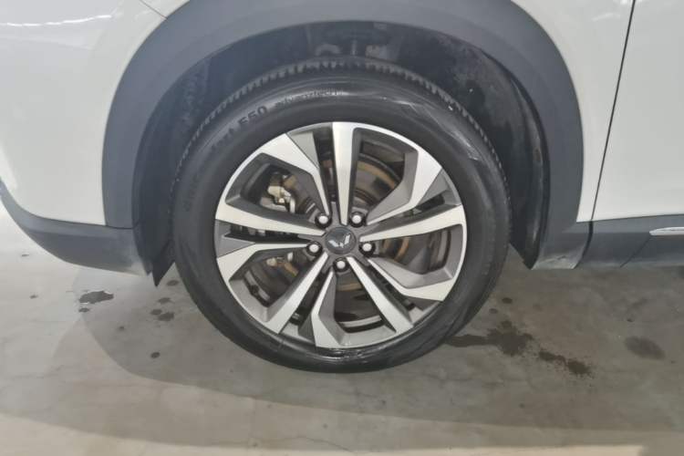 Used Wuling Asta 2022 2.0L DHT Electric-Speed Version Left Front Wheel Hub