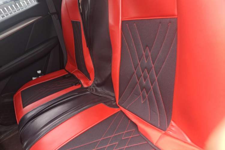 Used Wuling Asta 2022 2.0L DHT Electric-Speed Version Left Rear Seat