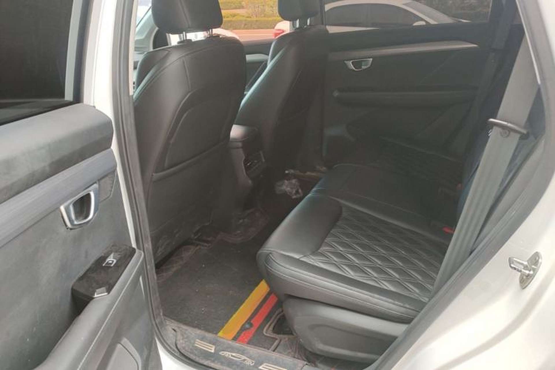 Used Wuling Asta 2022 2.0L DHT Electric-Speed Version Left Rear Seat