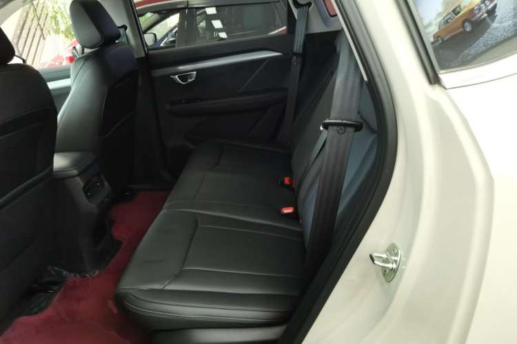 Used Wuling Asta 2022 2.0L DHT Electric Power Version Left Rear Seat