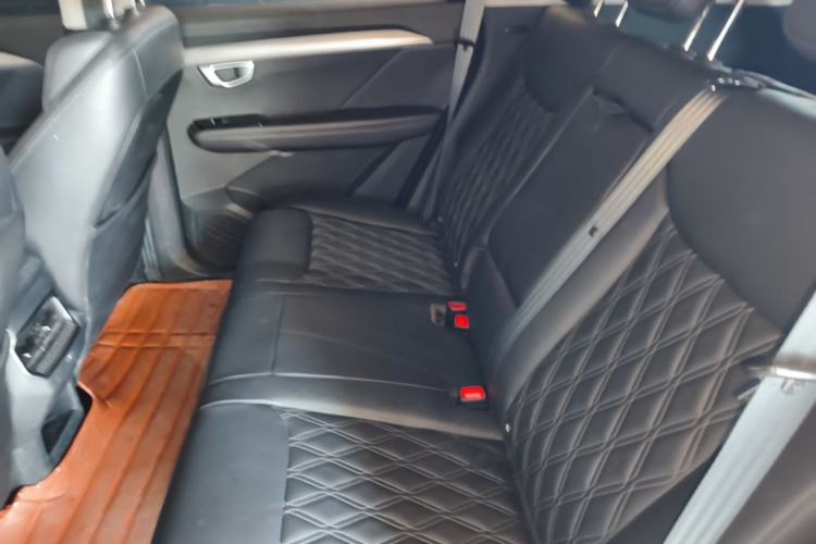 Used Wuling Asta 2022 2.0L DHT Electric-Speed Version Left Rear Seat