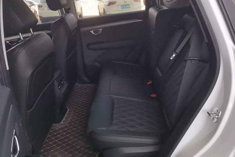 Used Wuling Asta 2022 2.0L DHT Electric-Speed Version Left Rear Seat