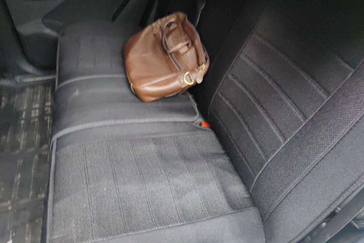 Used Wuling Asta 2022 2.0L DHT Electric-Speed Version Left Rear Seat