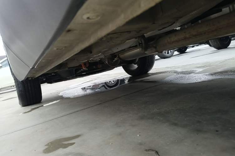 Used Wuling Asta 2022 2.0L DHT Electric-Speed Version Left Side Sill