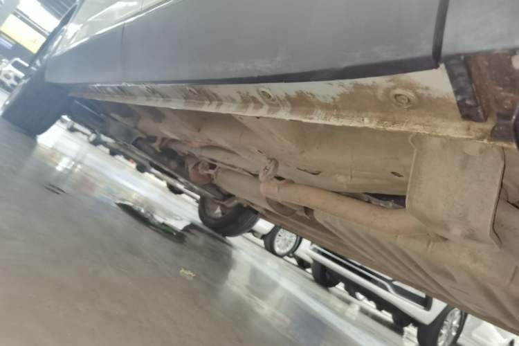 Used Wuling Asta 2022 2.0L DHT Electric-Speed Version Left Side Sill