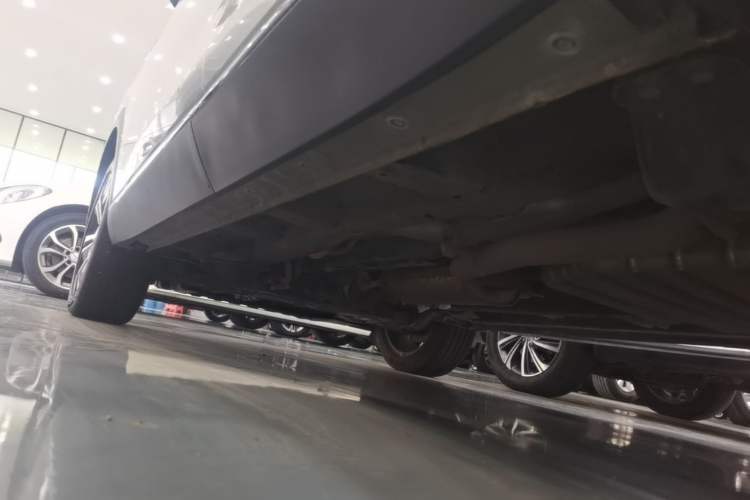 Used Wuling Asta 2022 2.0L DHT Electric-Speed Version Left Side Sill