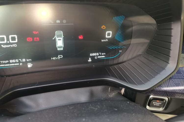 Used Wuling Asta 2022 2.0L DHT Electric-Speed Version Odometer Close Up