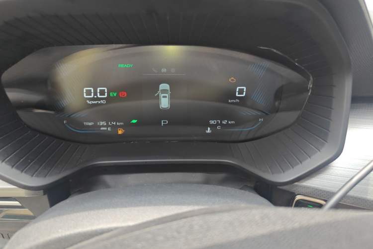 Used Wuling Asta 2022 2.0L DHT Electric-Speed Version Odometer Close Up