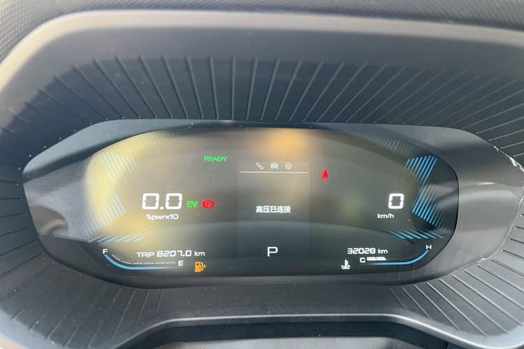 Used Wuling Asta 2022 2.0L DHT Electric-Speed Version Odometer Close Up