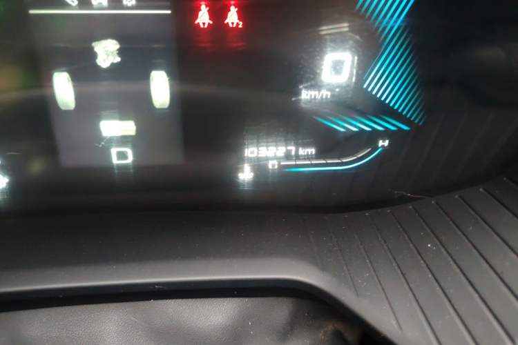 Used Wuling Asta 2022 2.0L DHT Electric-Speed Version Odometer Close Up