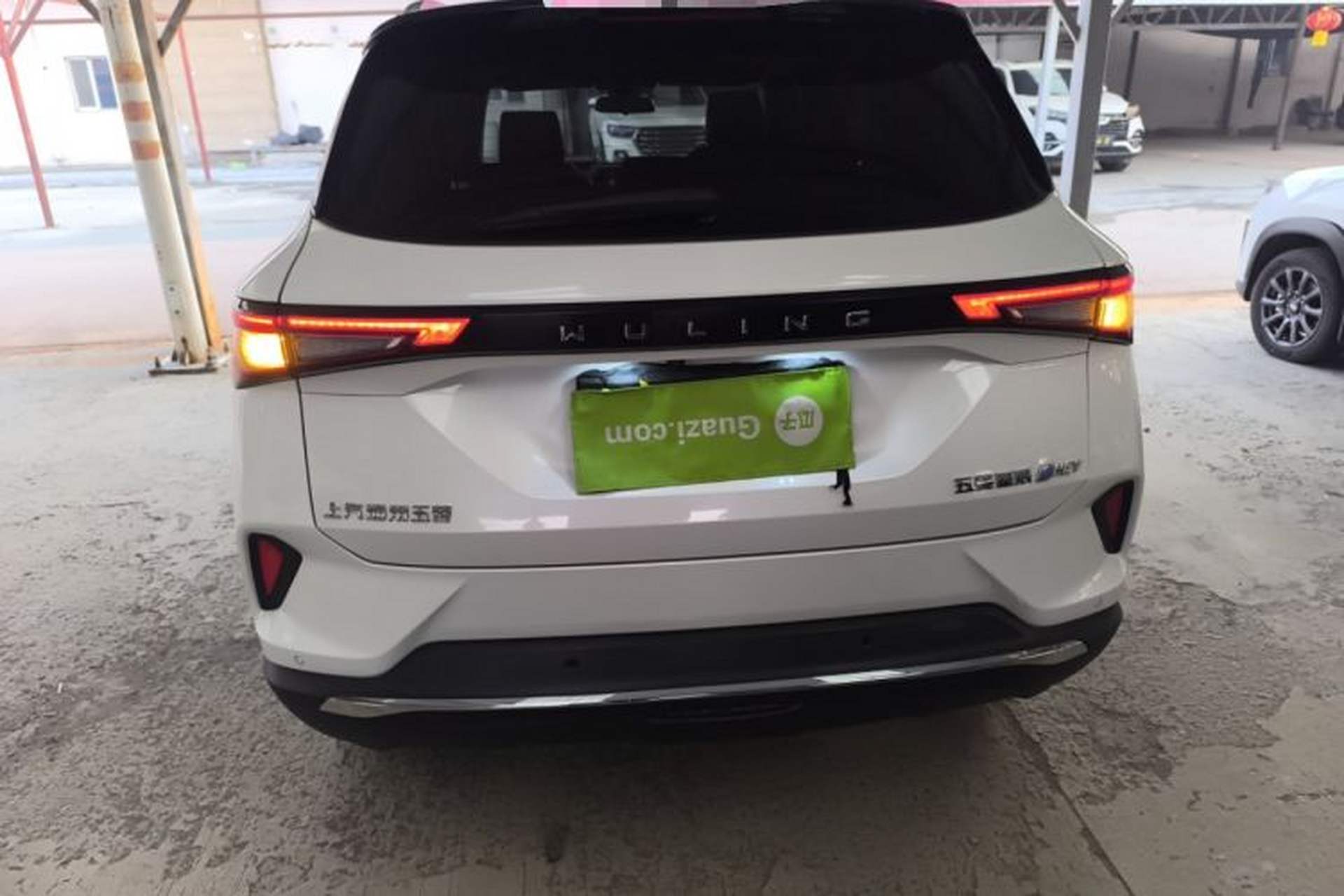Used Wuling Asta 2022 2.0L DHT Electric-Speed Version Rear