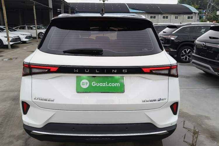 Used Wuling Asta 2022 2.0L DHT Electric-Speed Version Rear