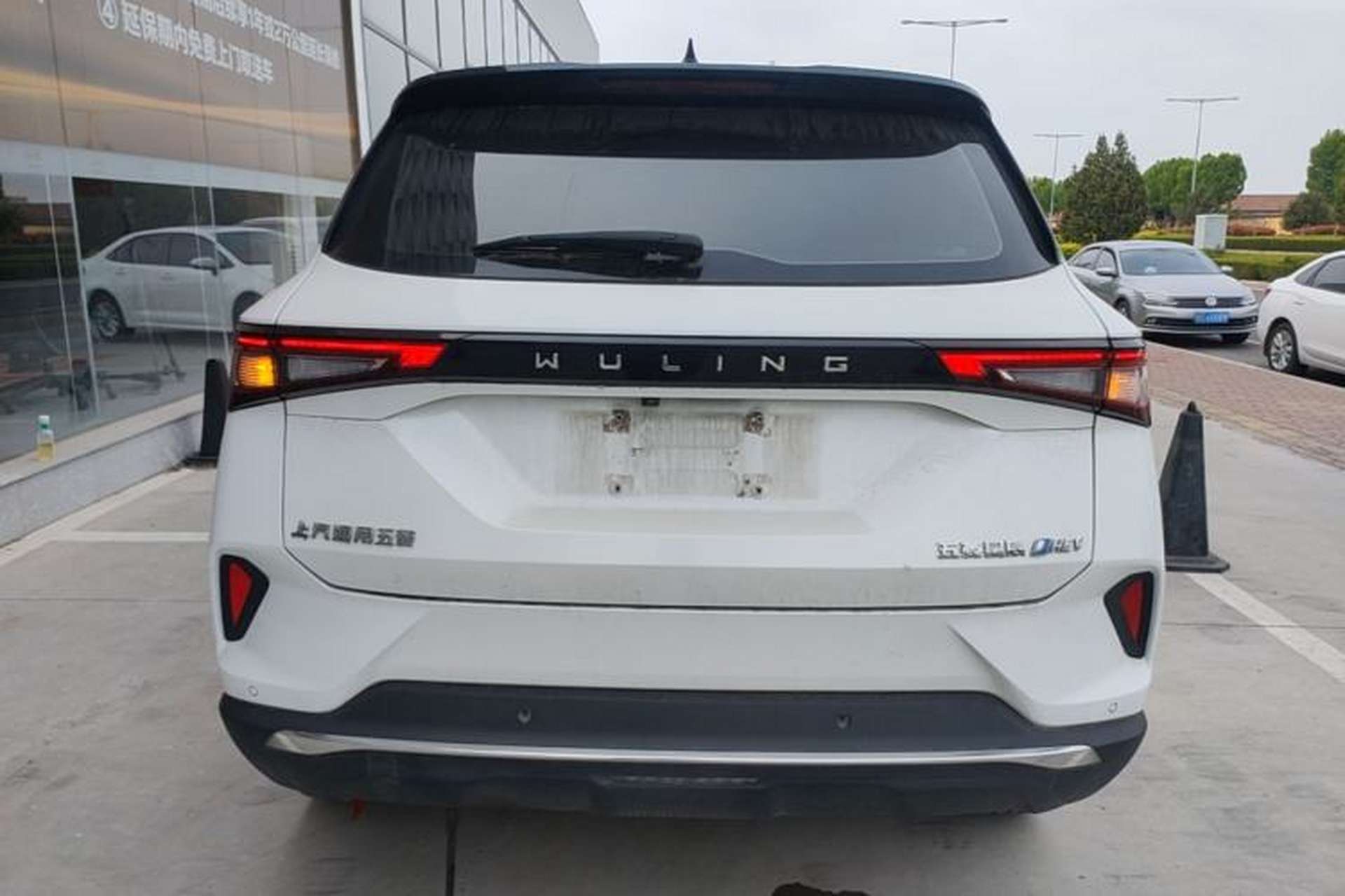 Used Wuling Asta 2022 2.0L DHT Electric-Speed Version Rear