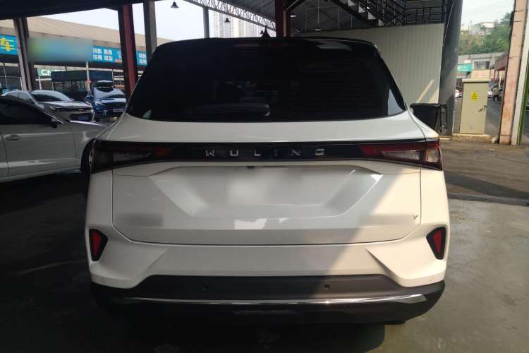 Used Wuling Asta 2022 2.0L DHT Electric-Speed Version Rear