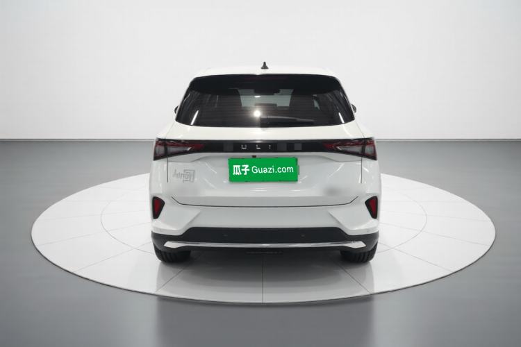 Used Wuling Asta 2022 2.0L DHT Electric-Speed Version Rear