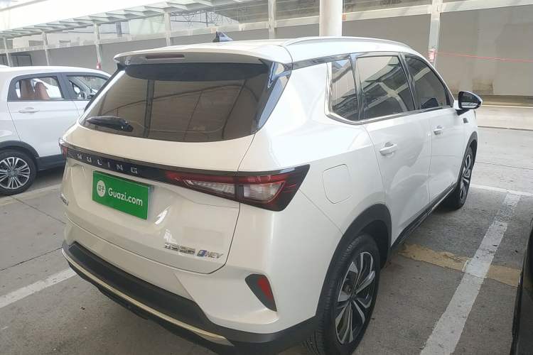 Used Wuling Asta 2022 2.0L DHT Electric Power Version Rear Right 45 Deg