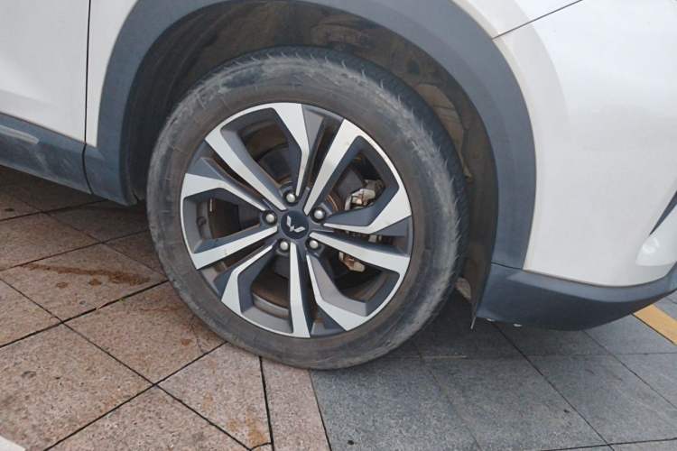 Used Wuling Asta 2022 2.0L DHT Electric-Speed Version Right Front Wheel Hub