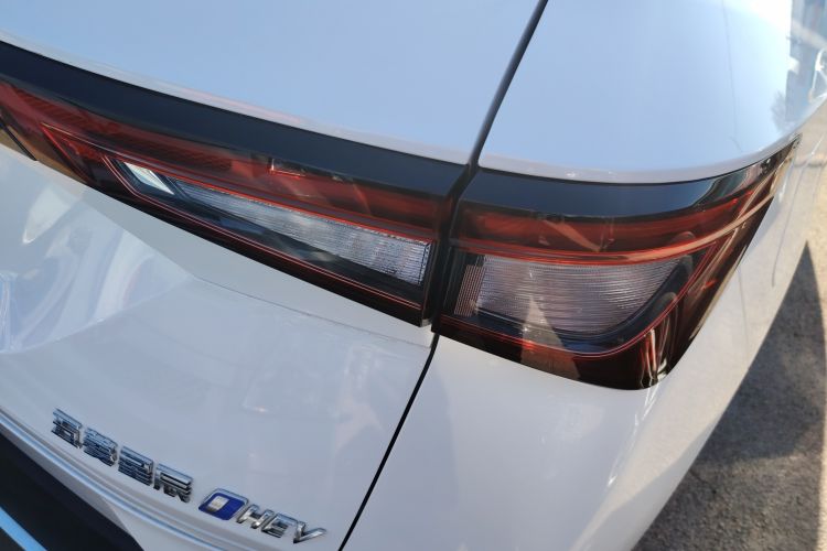 Used Wuling Asta 2022 2.0L DHT Electric Power Version Right Rear Taillight