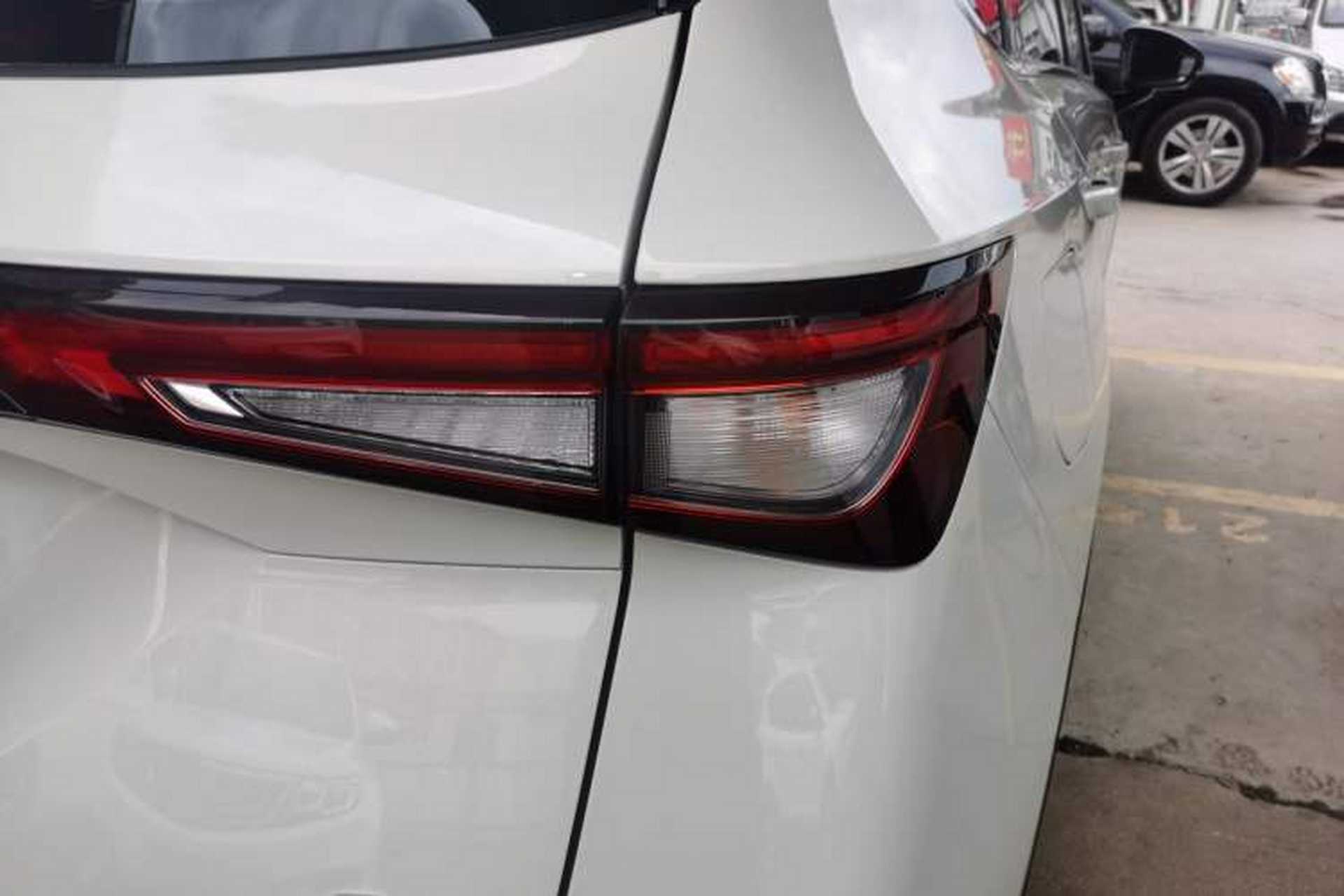 Used Wuling Asta 2022 2.0L DHT Electric-Speed Version Right Rear Taillight