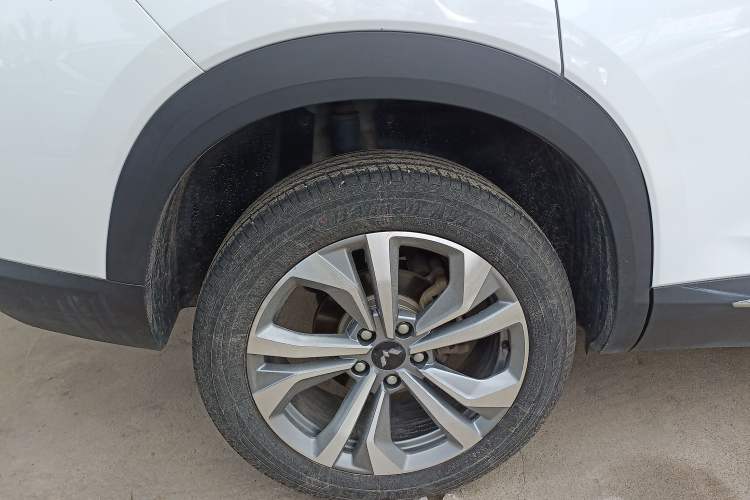 Used Wuling Asta 2022 2.0L DHT Electric-Speed Version Right Rear Wheel Hub