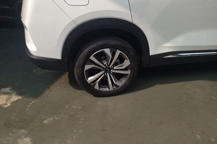 Used Wuling Asta 2022 2.0L DHT Electric-Speed Version Right Rear Wheel Hub