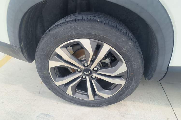 Used Wuling Asta 2022 2.0L DHT Electric-Speed Version Right Rear Wheel Hub