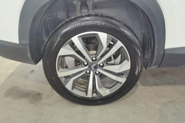 Used Wuling Asta 2022 2.0L DHT Electric-Speed Version Right Rear Wheel Hub