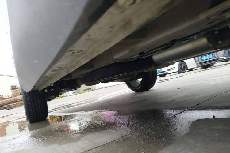 Used Wuling Asta 2022 2.0L DHT Electric-Speed Version Right Side Sill