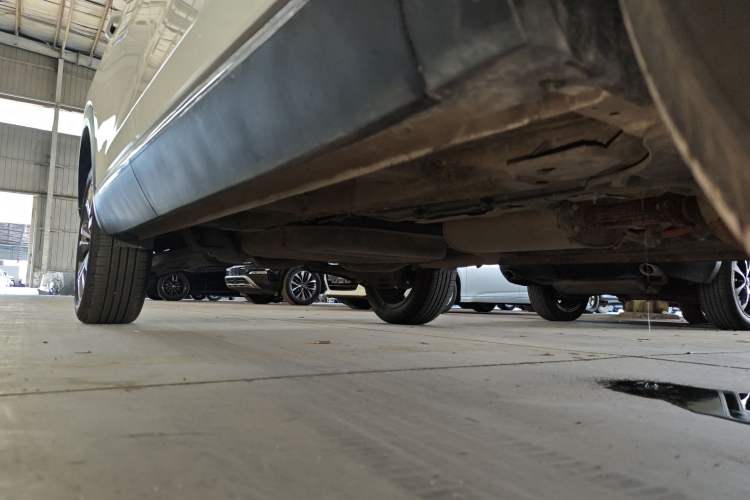 Used Wuling Asta 2022 2.0L DHT Electric-Speed Version Right Side Sill
